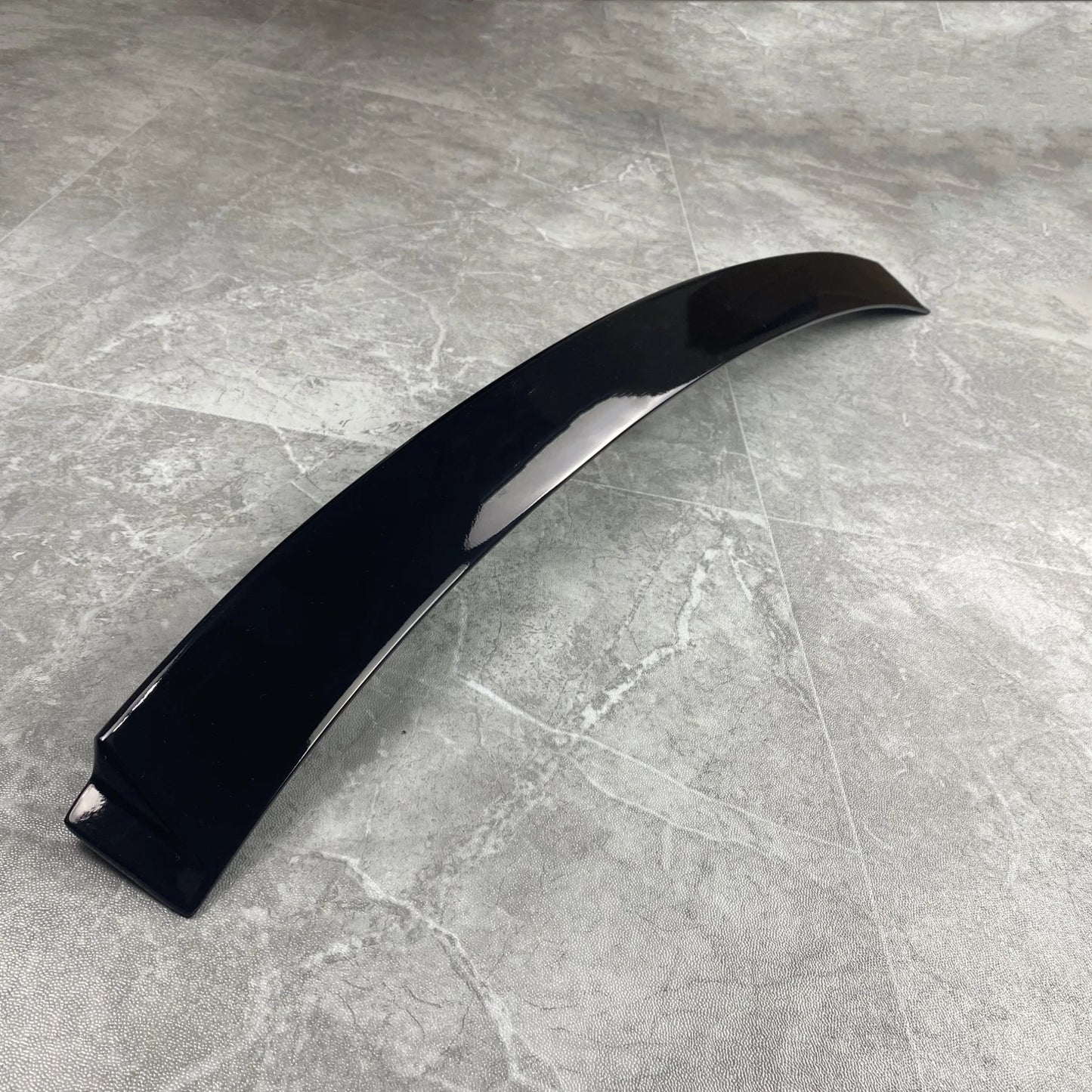 E90 Roof Spoiler